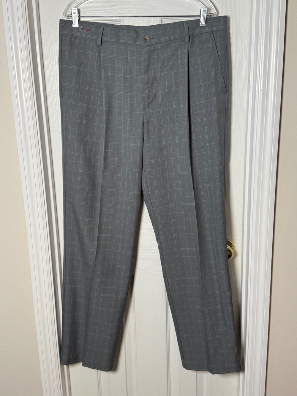 Greg Norman Gray Windowpane Plaid Pleated Golf Dress Pants Size 36x32